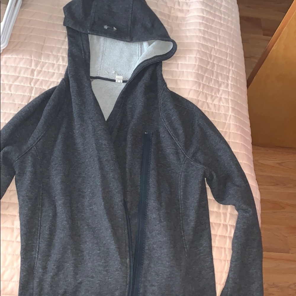 Under Armour sweatshirt